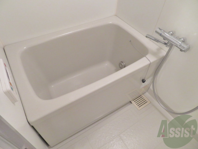 バス・シャワールーム　疲れた時はゆっくり湯船につかってみてはいかがでしょうか。