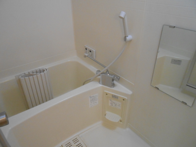 バス・シャワールーム　追焚機能付浴槽完備