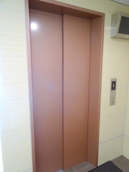 エントランス　★エレベーター完備★