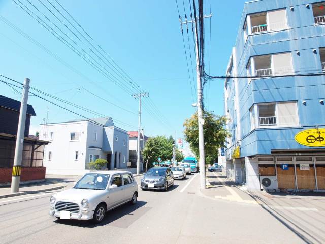 スーパー　ビッグハウス白石店（スーパー）まで451m