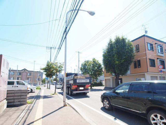 コンビニ　セブンイレブン札幌白石中央３条店（コンビニ）まで356m