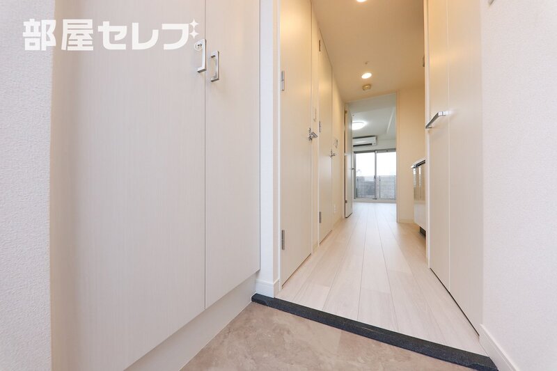 玄関　１２０５号室写真