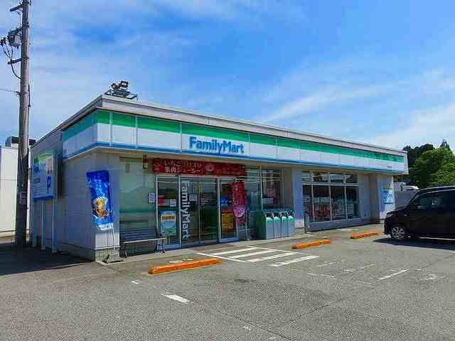 コンビニ　ファミリーマート（コンビニ）まで1000m