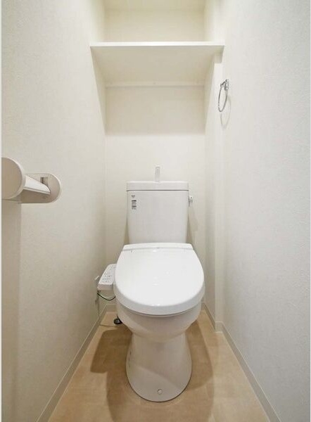 トイレ　同シリーズの内装写真となります