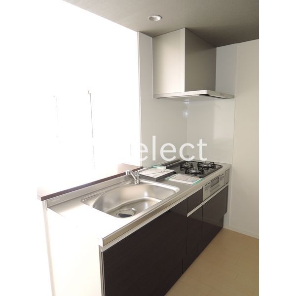 キッチン　お料理好きには嬉しい3口のシステムキッチン