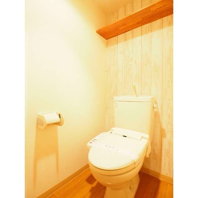 トイレ　※３０３号室の写真です