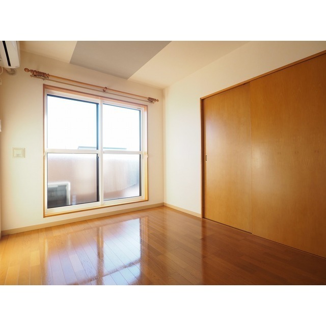 居室・リビング　※３０３号室の写真です