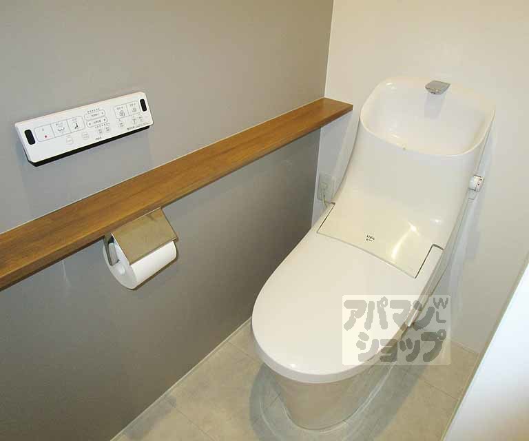 トイレ　室内の写真です。