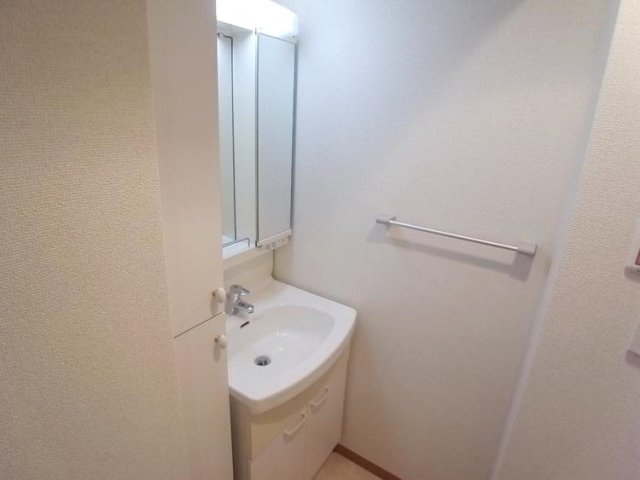 洗面設備　別タイプ画像