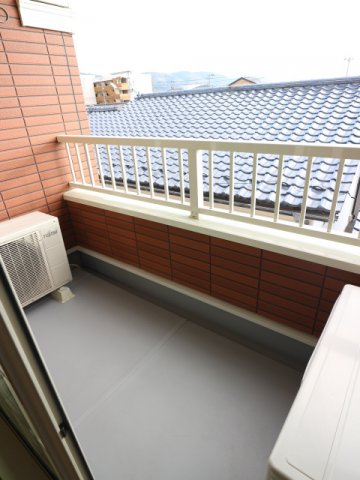 バルコニー　開放的で明るい空間を演出してくれるバルコニーです