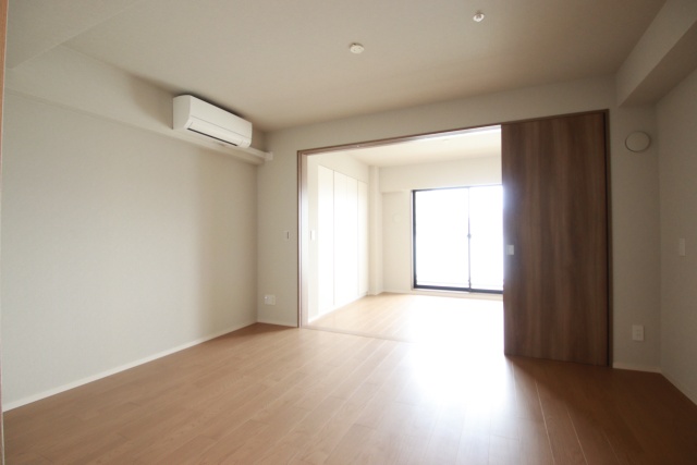 居室・リビング　※別室の参考写真の為、現況優先です。