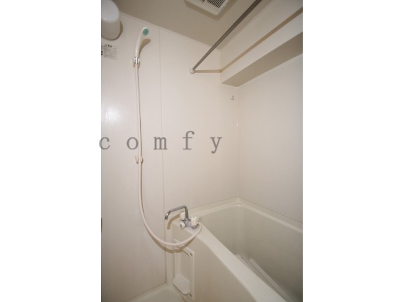 バス・シャワールーム　浴室乾燥機付きバスルーム