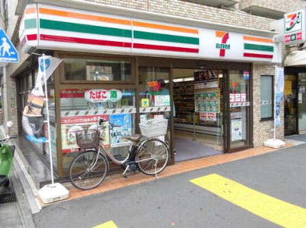 コンビニ　セブンイレブン根津駅前店（コンビニ）まで76m