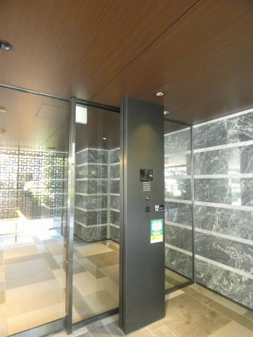 エントランス　エントランス