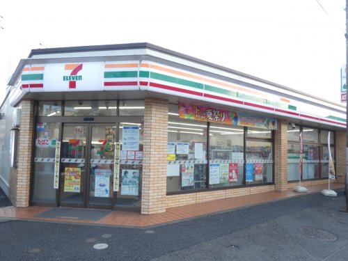 コンビニ　セブンイレブン（コンビニ）まで1810m
