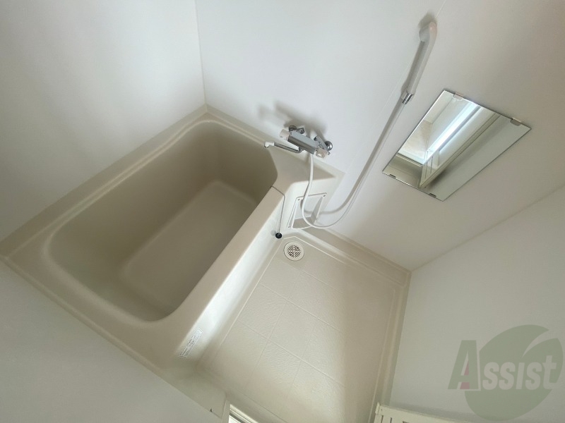 バス・シャワールーム　お風呂になります。一日の疲れを癒してくださいね。