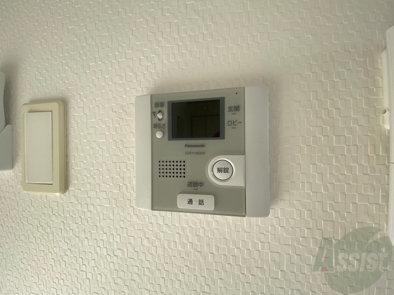 セキュリティ　ＴＶモニター付インターホンです。来客者の顔が見えるので安心！