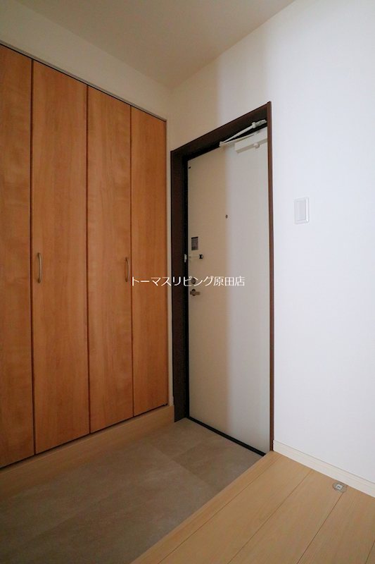 玄関　101号室写真