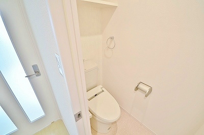 トイレ　温水洗浄便座