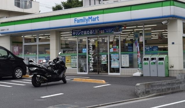 コンビニ　ファミリーマート板橋高島平七丁目店（コンビニ）まで199m