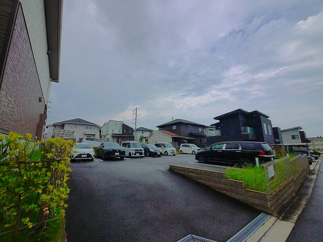 駐車場　駐車場に車を止められます