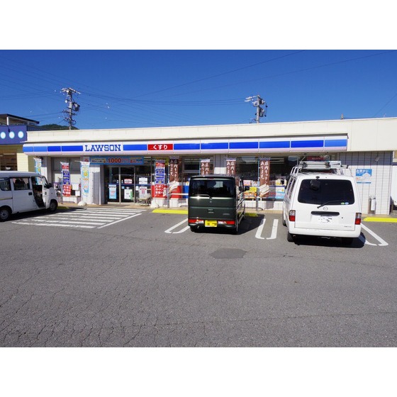コンビニ　ローソン岡谷小萩三丁目店（コンビニ）まで575m