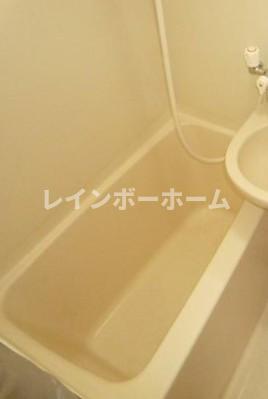 バス・シャワールーム　コンパクトで使いやすいお風呂です