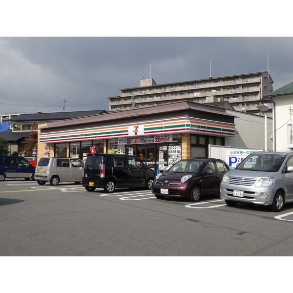 コンビニ　セブンイレブン伊丹荒牧７丁目店（コンビニ）まで429m