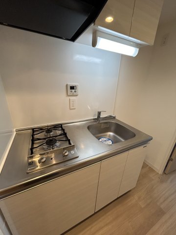 キッチン　※写真は同じマンションの違う部屋のものになります。