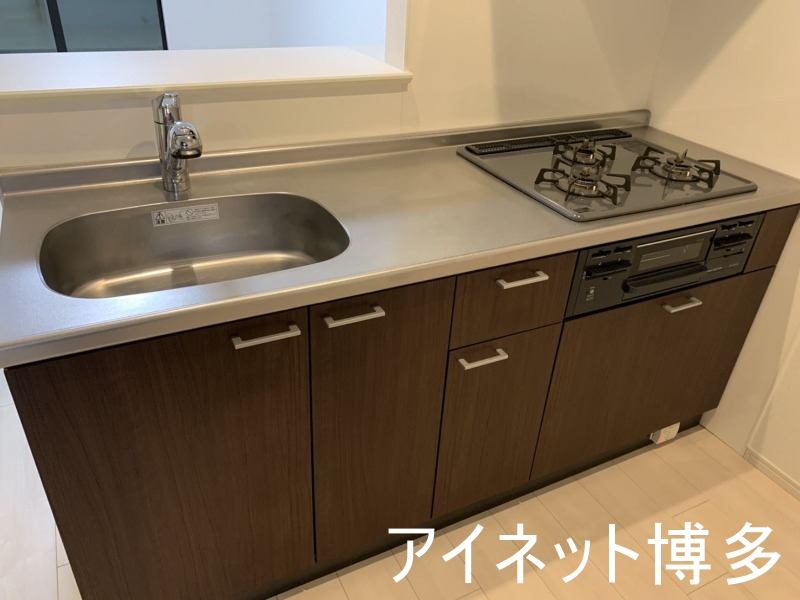 キッチン　対面キッチンで会話が弾みますね