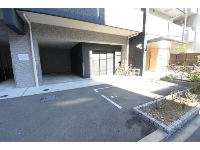 駐車場　駐車場