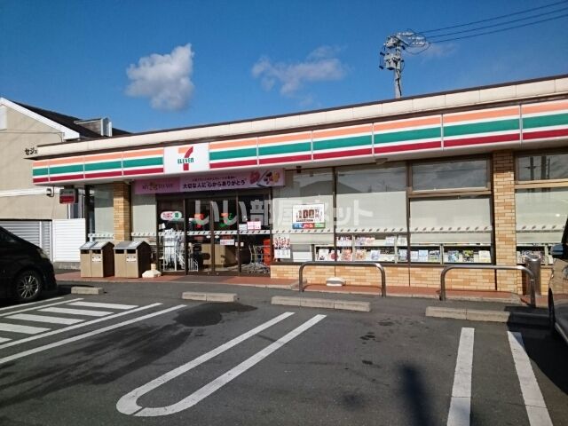 コンビニ　セブンイレブン 豊川下野川町店（コンビニ）まで369m