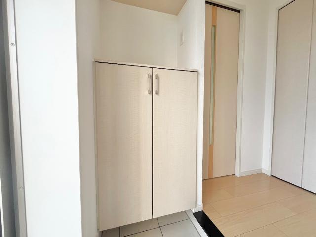 玄関　下駄箱