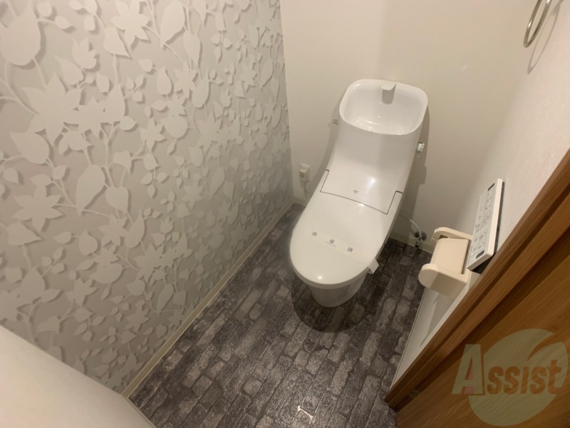 トイレ　こちらはトイレです。清潔感があり、安心して使用できます。