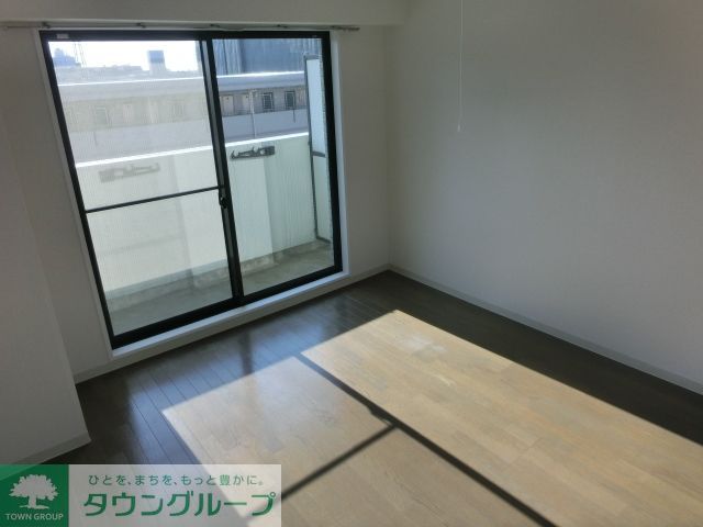 居室・リビング　大きな窓のお部屋