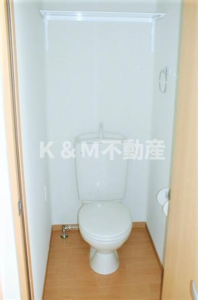 トイレ　落ち着いたトイレです