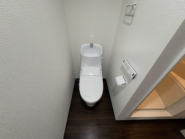 トイレ　落ち着いた色調のトイレです♪