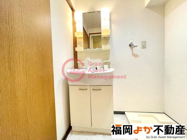 洗面設備　朝の身支度には欠かせない独立洗面化粧台