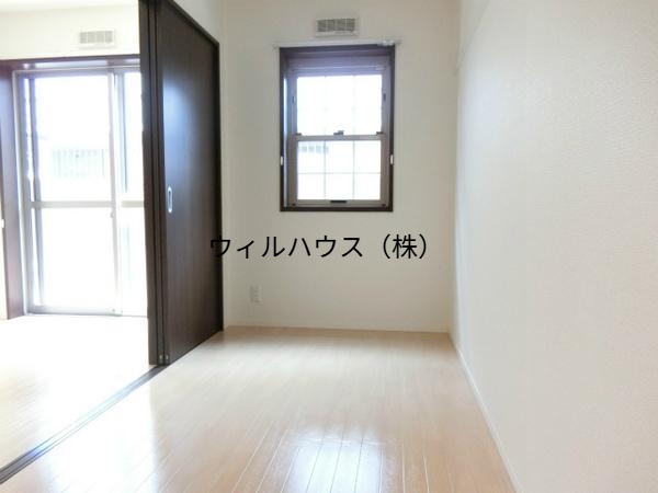 その他部屋・スペース　洋室も明るいです！