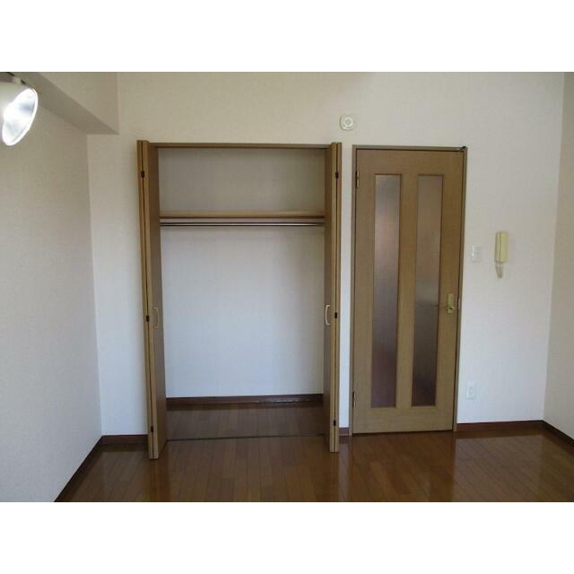 収納　洋室　収納スペース