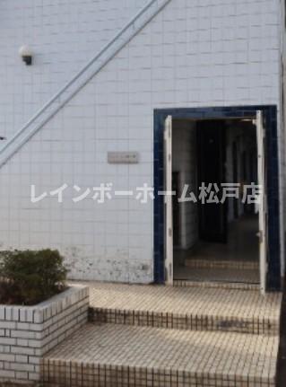 エントランス　ゆとりのあるエントランスです