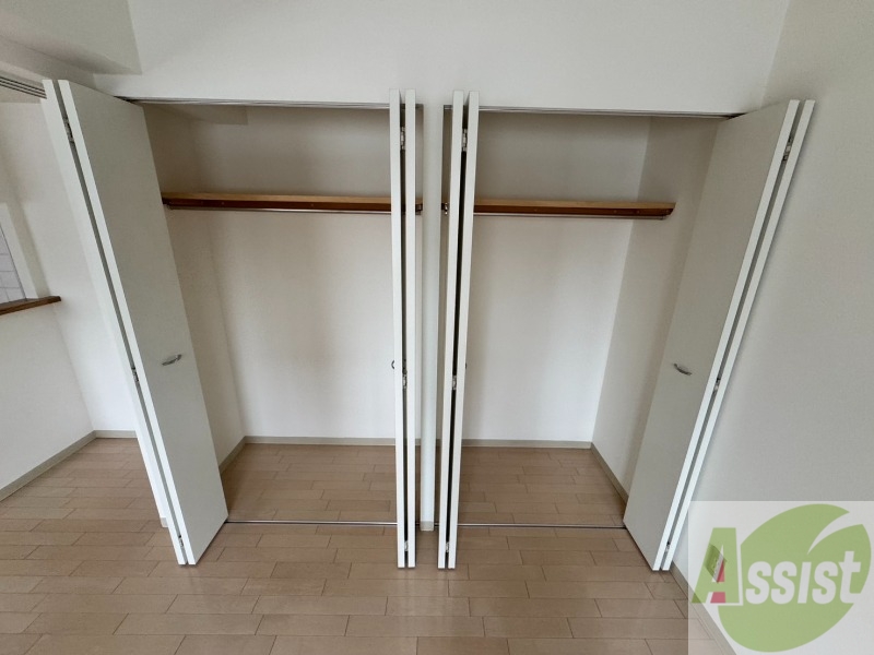 収納　寝室の収納です。部屋がすっきり片付きます。