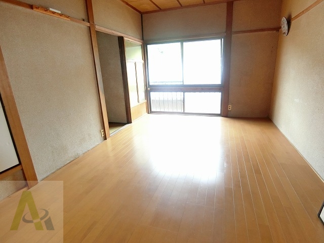 山王町貸家の居間写真