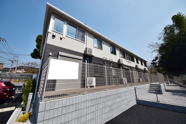 建物外観　～落ち着いた住宅地に立地します～