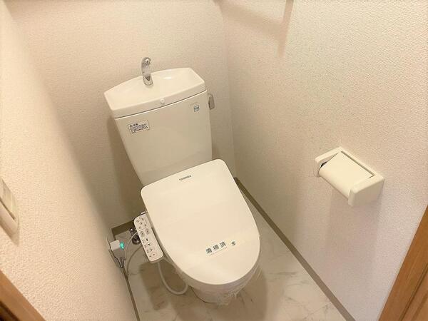 トイレ　※別部屋参考写真