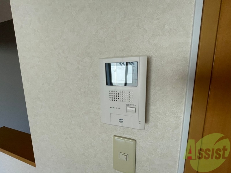 その他設備　ＴＶモニター付インターホンです。来客者の顔が見えるので安心！