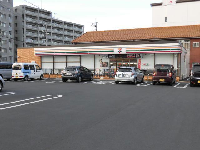 コンビニ　セブンイレブン八日市上之町店（コンビニ）まで1325m