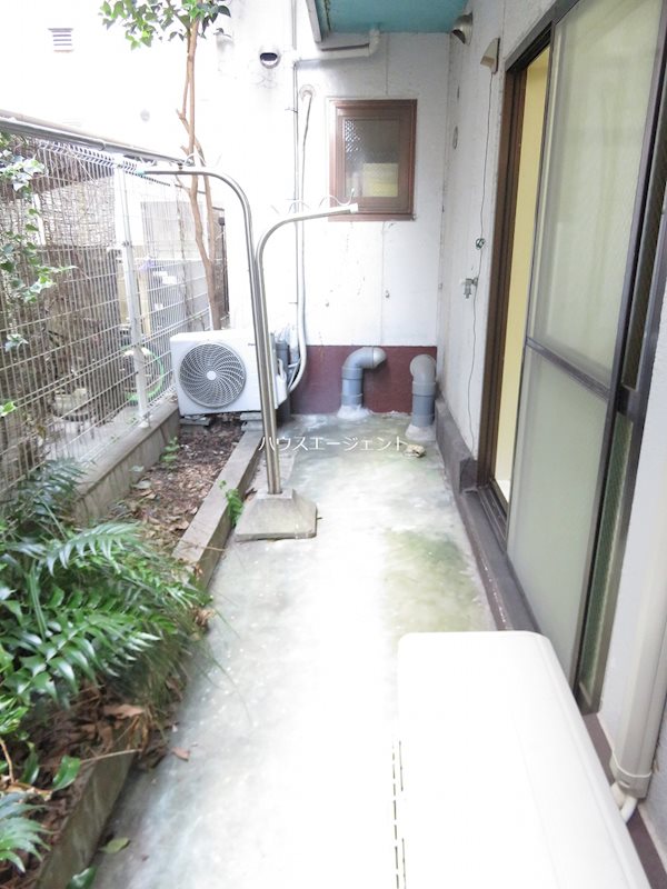 バルコニー　洗濯物も干せます。