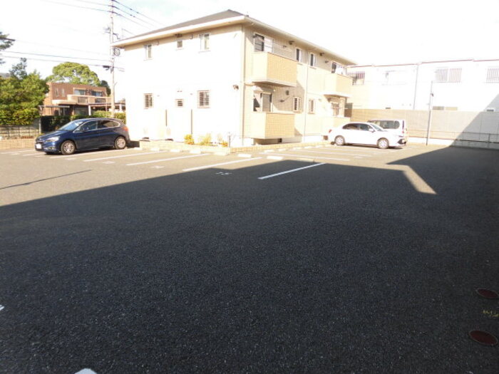 駐車場　駐車スペースもあります☆