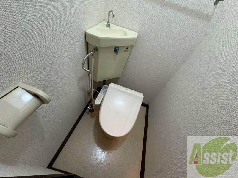 トイレ　こちらはトイレです。清潔感があり、安心して使用できます。